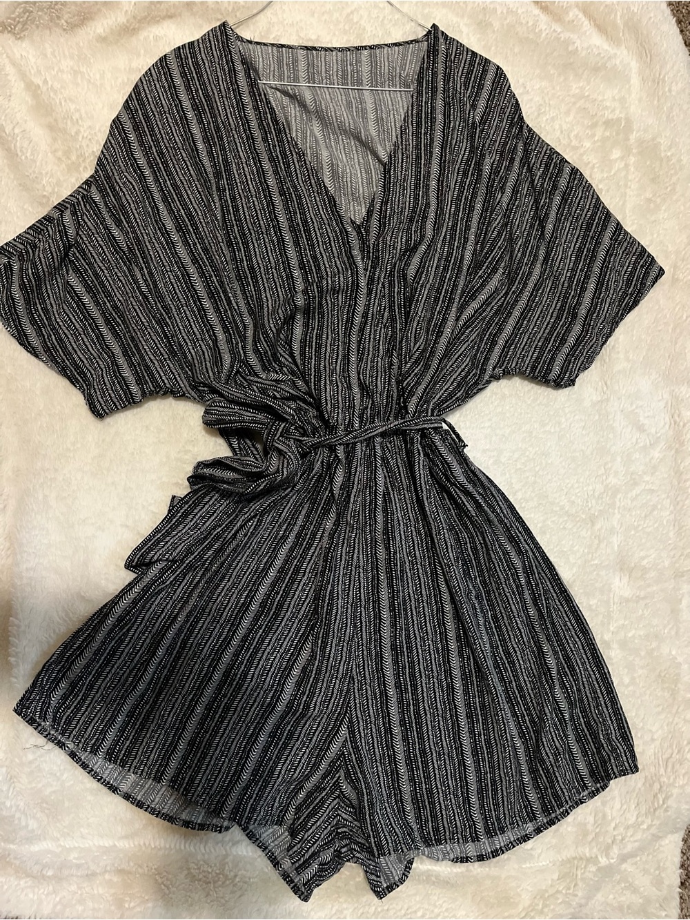 Cupshe Black & White Striped V-Neck Short Sleeve Romper